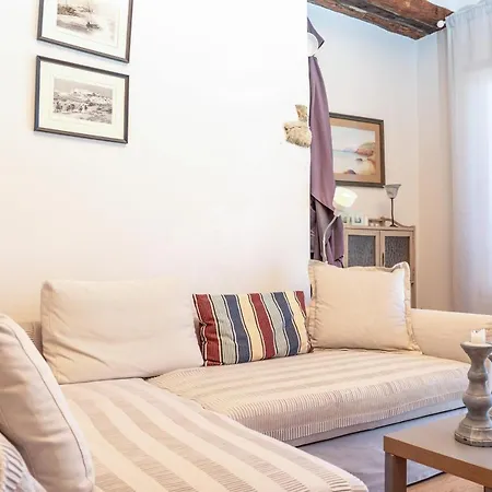 Pandoras - Old Town Naxos